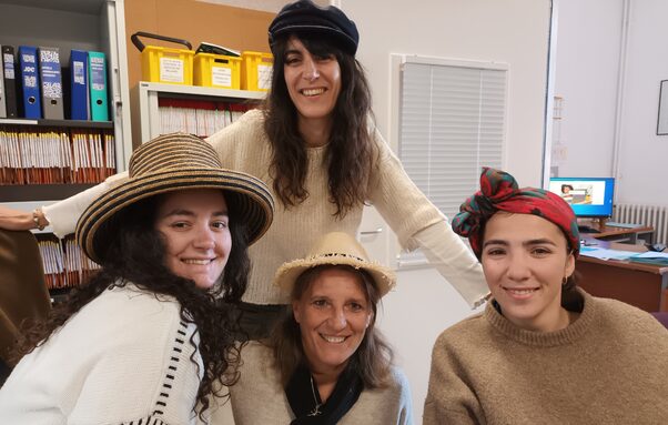 Chapeautées !